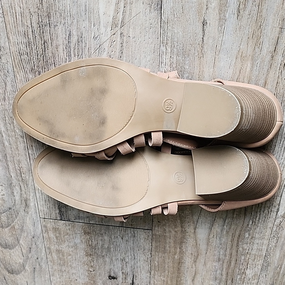 Universal Thread tan mules - Picture 5 of 8